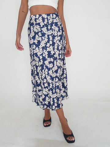 SHINNING SKIRT // BLUE DAISY