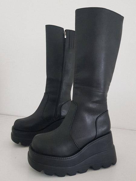 PLATFORM BOOTS