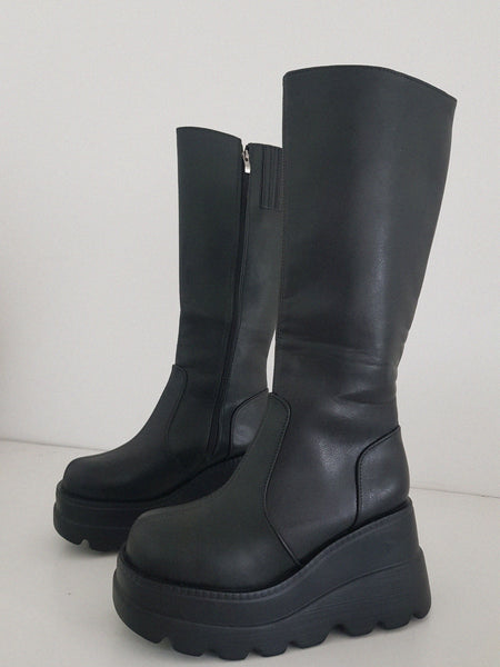 PLATFORM BOOTS