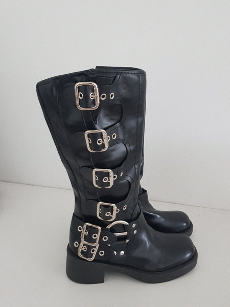 PLATFORM BOOTS