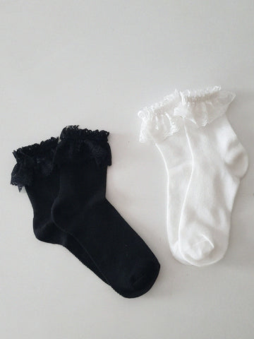 WHITE SOCKS